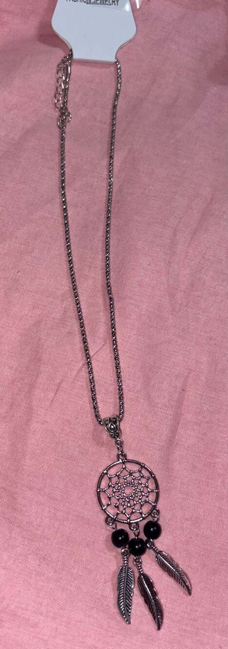 Jewelry Dreamcatcher Feather Pendant Necklace Silver and Black